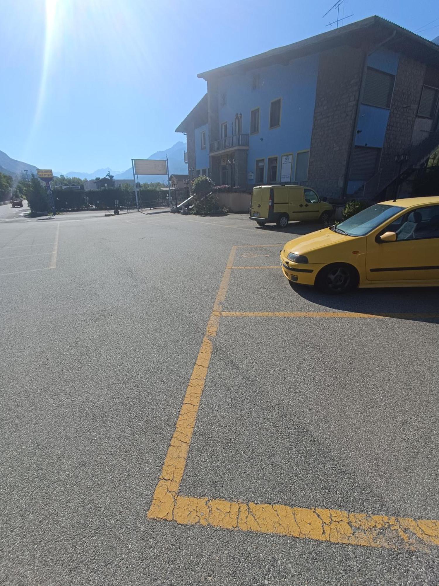 La Grolla Apartment Aosta Bagian luar foto